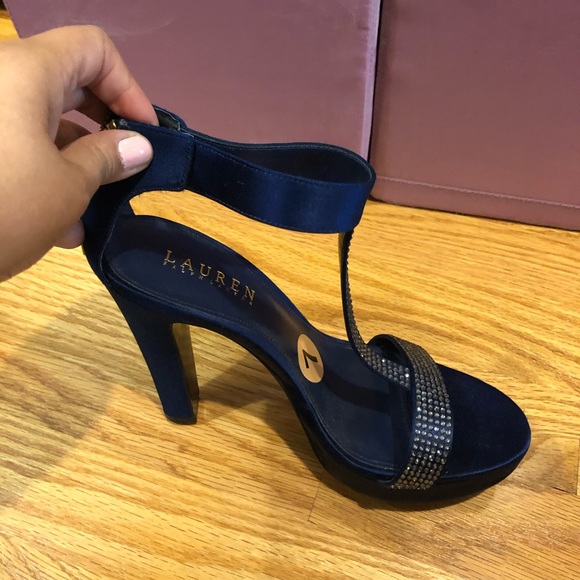 Gorgeous blue satin Ralph Lauren. Never worn. - Picture 3 of 4